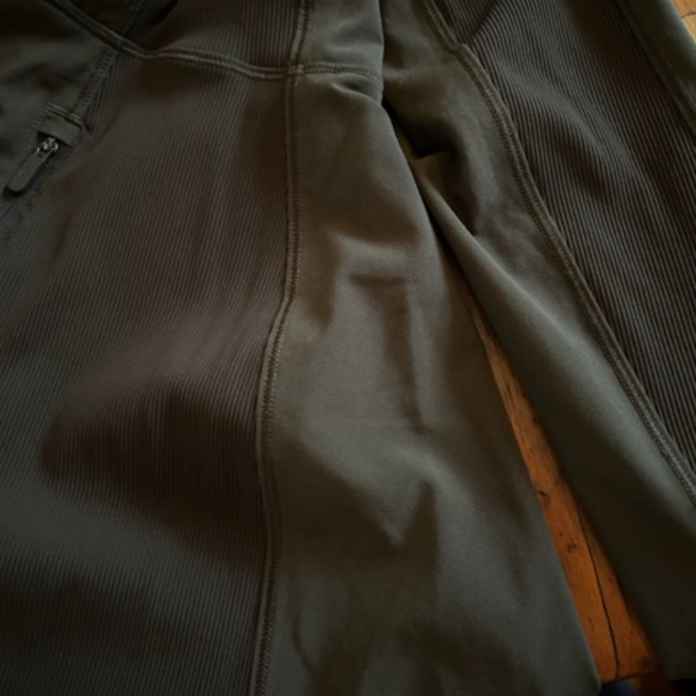 lululemon Ruched Back Jacket - Picture 10 of 13
